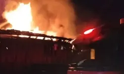 Kastamonu'da çıkan yangında 2 katlı ev kullanılmaz hale geldi