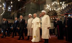 Papa 14. Leo Sultanahmet Camii'ne geldi