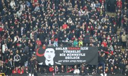 Es-Es taraftarı hava şehidi Emre Mercan'ı unutmadı