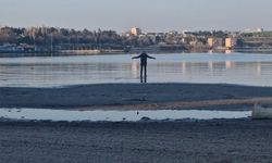 Deprem habercisi mi? Marmara'da deniz suyu çekildi