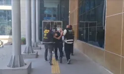 İzmir'de galeriye patlayıcı maddeyle düzenlenen saldırıya ilişkin 5 kişi yakalandı