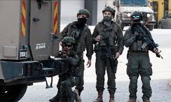İsrail ordusu işgal altındaki Batı Şeria'da 8 Filistinliyi gözaltına aldı