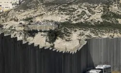 İsrail askerleri Doğu Kudüs'teki "Ayrım Duvarı" yakınlarında 2 Filistinliyi yaraladı