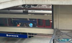 İzmir'de metro raydan çıktı! Vatandaşlar tahliye edildi