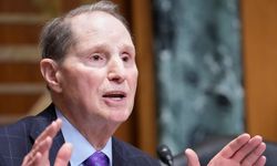 Epstein mağdurları, Senatör Wyden’ın belgelerin Senato’ya iletilmesine yönelik teklifini destekledi