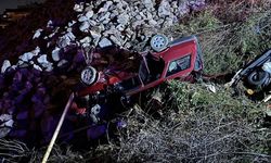 Trabzon’da otomobil şarampole devrildi: 1 ölü 3 yaralı