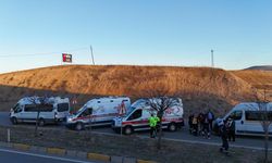 Kırıkkale'de üç servis aracı zincirleme kaza yaptı: 10 yaralı