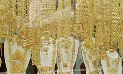 Bir garip hırsızlık! Kuyumcuya gitti, altın kolyeyi yuttu