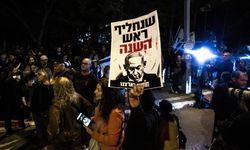 Netanyahu'nun yolsuzluk davalarından af talebi Tel Aviv'de protesto edildi