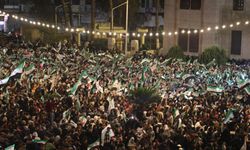 Suriye'nin çeşitli illerinde milyonlarca kişi Hürriyet Günü'nü coşkuyla kutladı