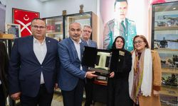 MHP Lideri Devlet Bahçeli’den şehit Teğmen Duabey Onur Öztürkmen’in ailesine Kur’an-ı Kerim hediyesi