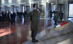 Bakan Göktaş'tan Türk kadınına seçme ve seçilme hakkının verilmesinin 91. yıl dönümünde Anıtkabir'e ziyaret