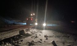 Muş’ta yoğun kar: Yolda mahsur kalan 10 kişi kurtarıldı