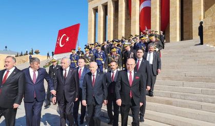 MHP Lideri Devlet Bahçeli Anıtkabir'de 29 Ekim Cumhuriyet Bayramı Törenlerine Katıldı