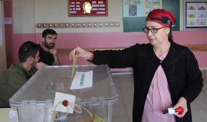 Ahlat'taki Ahıska Türkleri oy kullandı