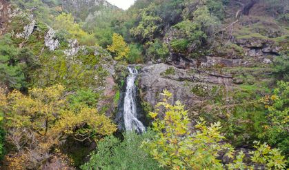 Yunt Dağları ve Türkmen Şelaleleri sonbahar renkleriyle büyülüyor