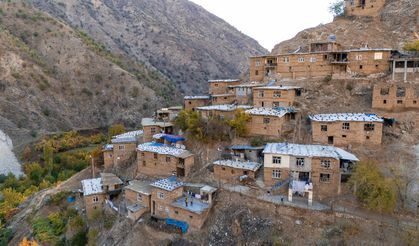 Bitlis'teki taş evler, sonbahar manzarasıyla fotoğraf tutkunlarını ağırlıyor