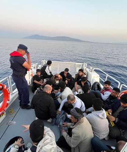 Muğla'da 44 düzensiz göçmen kurtarıldı