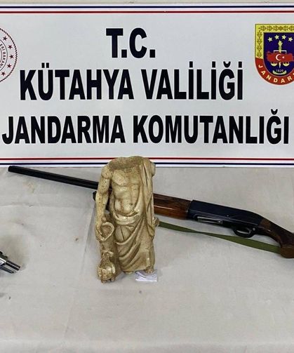 Kütahya’da tarihi eser operasyonu: Milattan önce 5. yüzyıla ait heykel ele geçirildi
