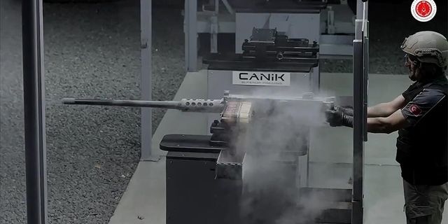 İlk kez yerli ve milli üretilen PMT 12.7 milimetre makineli tüfeğin seri üretimine geçildi Cumhurbaşkanlığı Savunma