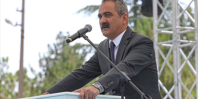 Milli Eğitim Bakanı Özer, tüm ders kitaplarının illere gönderildiğini açıkladı