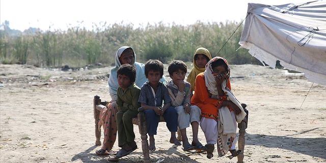 Pakistan'da kış, zor durumdaki selzedelerin mağduriyetini artırdı