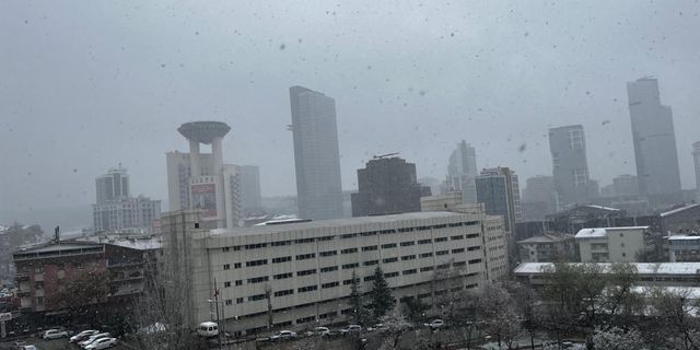Başkentte kar etkili oluyor