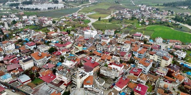 Hatay'ın depremden en az etkilenen Yayladağı ilçesi nüfusu kadar depremzede ağırlıyor