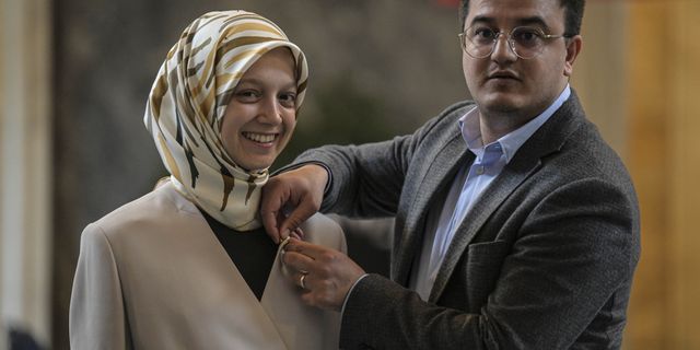 TBMM'nin en genç milletvekili AK Parti'li Aydemir, Meclis'te kaydını yaptırdı