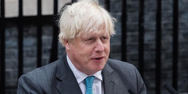 Eski İngiltere Başbakanı Johnson, kitaplarını yazarken yapay zekadan faydalandığını söyledi