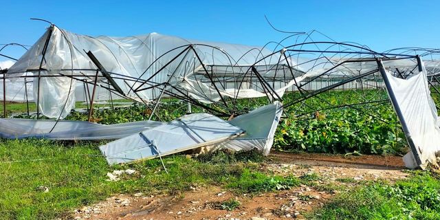 Antalya'da hortum nedeniyle seralar hasar gördü