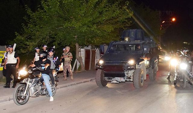 Adana'da narkotik uygulamasında 2 gözaltı