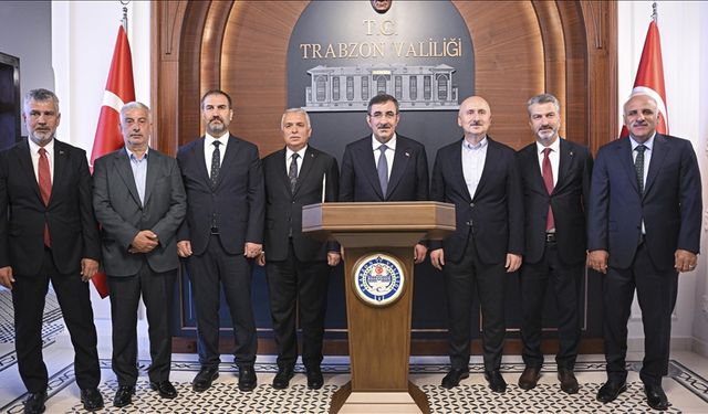 Cumhurbaşkanı Yardımcısı Yılmaz Trabzon'da ziyaretlerde bulundu