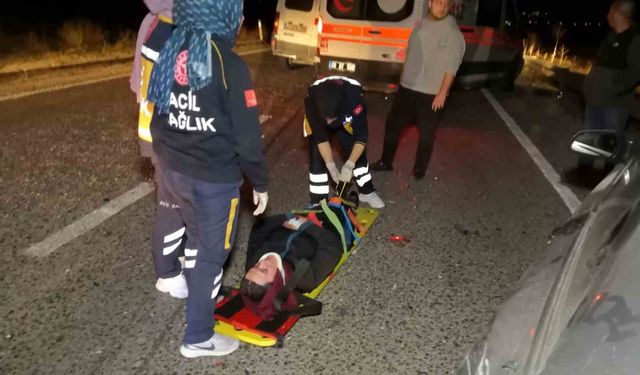 Aksaray’da minibüs otomobile arkadan çarptı: 5 yaralı