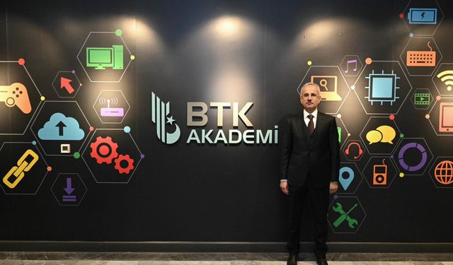 Ulaştırma ve Altyapı Bakanı Uraloğlu, BTK Akademi'yi ziyaret etti