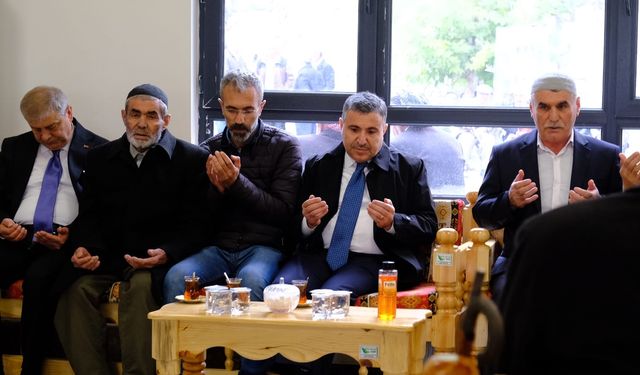 Şırnak Valisi Atay'dan yangında ölen çocuğun ailesine taziye ziyareti