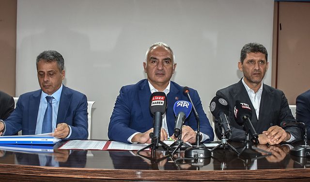 Kültür ve Turizm Bakanı Ersoy, Aksu'da muhtarlarla buluştu