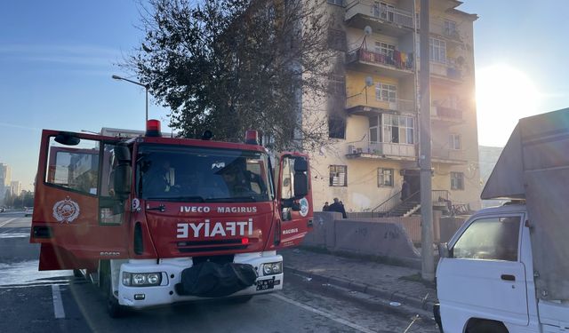 Kayseri'de apartmanda çıkan yangın hasara neden oldu