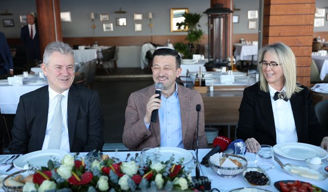 Cumhur İttifakı İzmir Büyükşehir Belediye Başkan adayı Dağ, İZTO yönetimiyle buluştu