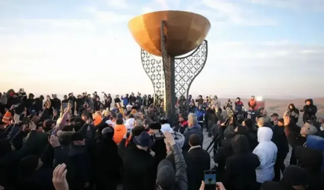 Kazakistan'da Amal Bayramı kutlaması için birlik ateşi yakıldı