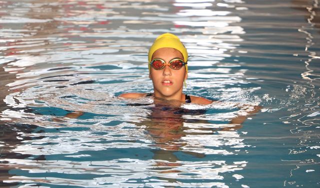 Milli yüzücü Berra Zengin, Açık Su Yüzme Yarışması'nda kürsüde yer almak istiyor
