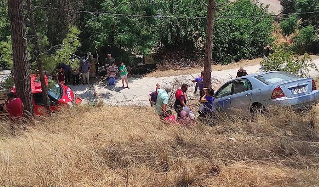 Osmaniye'de şarampole yuvarlanan otomobildeki 2 kişi yaralandı