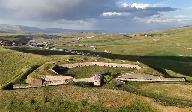 Erzurum'un asırlık tabyalarından "Sivişli" ihtişamını koruyor