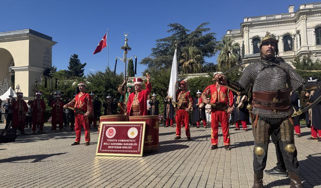 Mehteran Birliğinin Yıldız Sarayı'ndaki gösterisi ilgi gördü