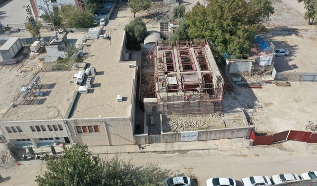 Adıyaman'da depremlerde hasar gören kilisede restorasyon başladı