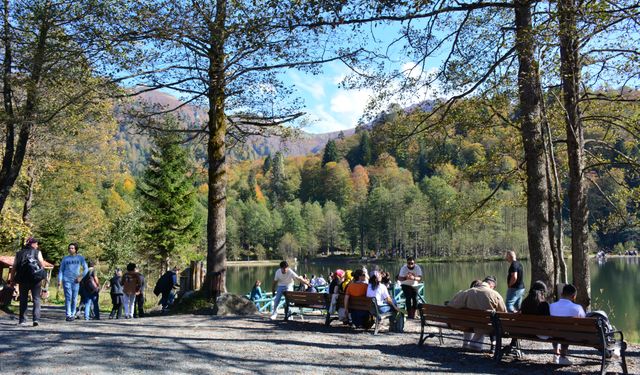 Borçka Karagöl Tabiat Parkı 600 binden fazla turisti ağırladı