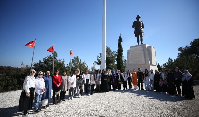 Çanakkale'nin Batmanlı misafirleri Tarihi Gelibolu Yarımadası'ndaki şehitlik ve anıtları gezdi