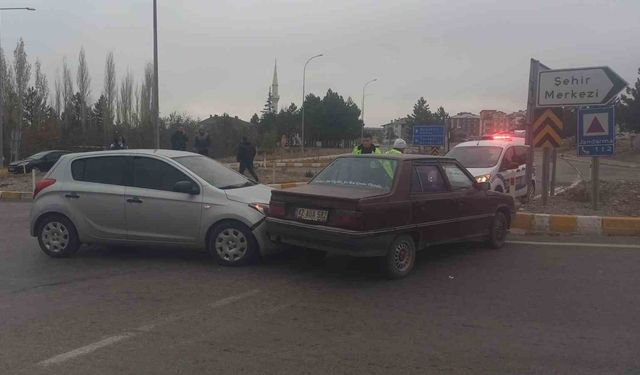 Konya'da trafik kazası: 2 yaralı