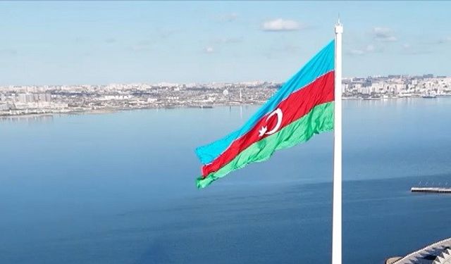 Azerbaycan'da Bayrak Günü kutlanıyor