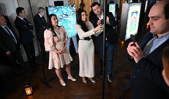 İstanbul Dijital Sanat Festivalinin ön gösterimi Paris’te yapıldı